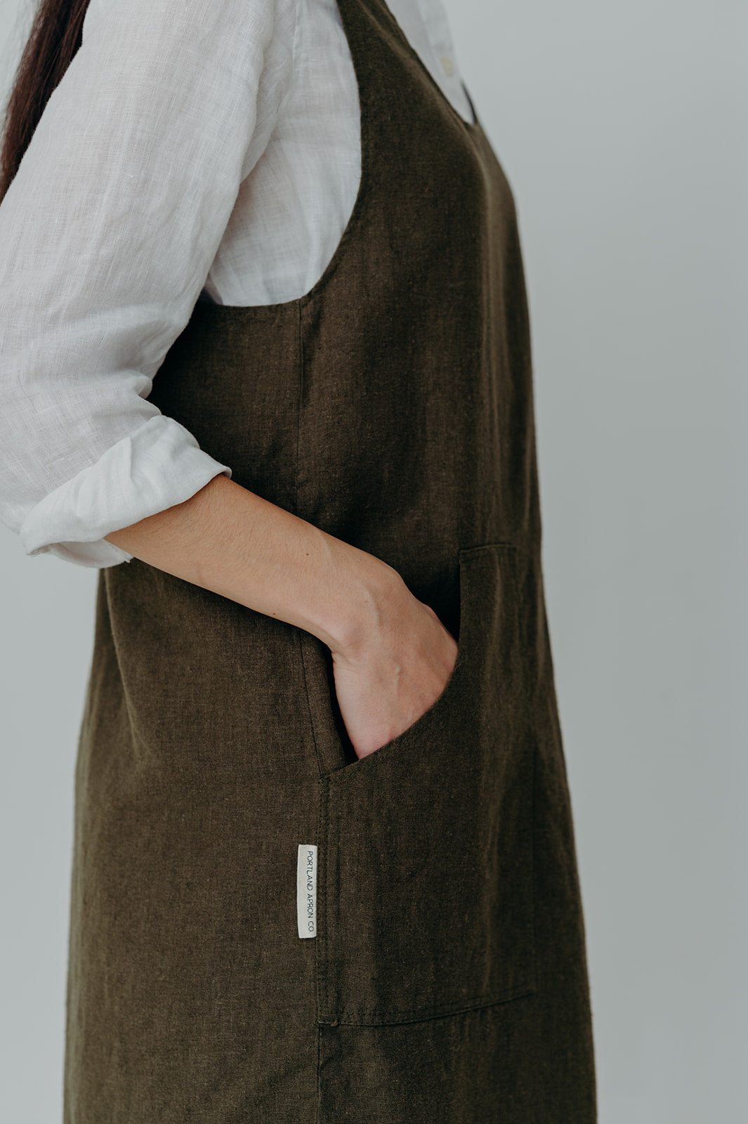 Linen Pinafore Apron L (Size 12-16) / olive Linen Pinafore Apron L (Size 12-16) / olive